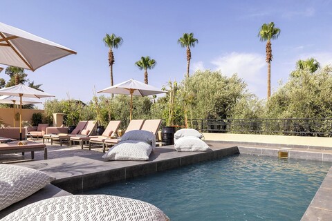 리아드 라즈 미문 & 스파