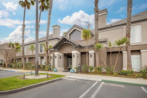 소네스타 ES 스위트 토런스 레돈도 비치