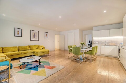 오스틴 데이비드 로열 와프