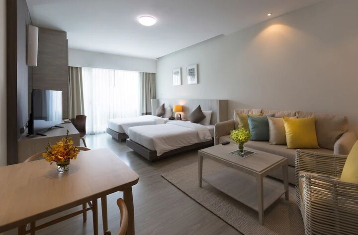 room detail thumbnail 0