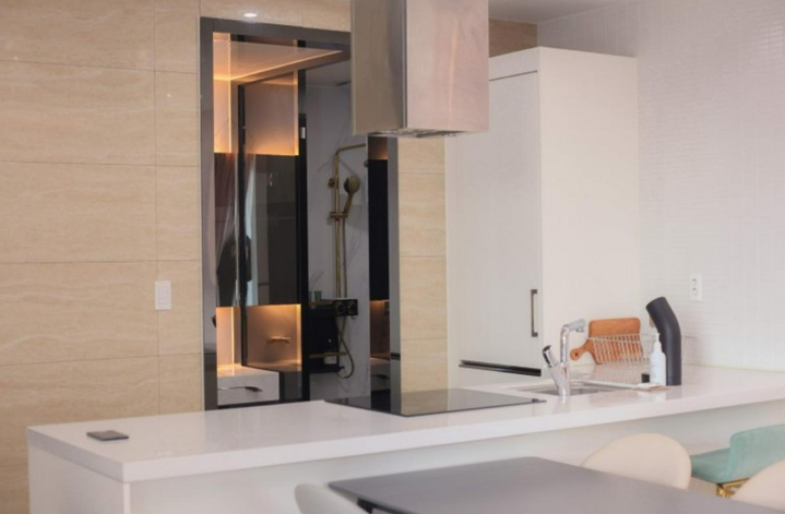 room detail thumbnail 2
