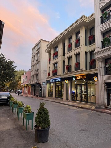 카 호텔 & 스위트