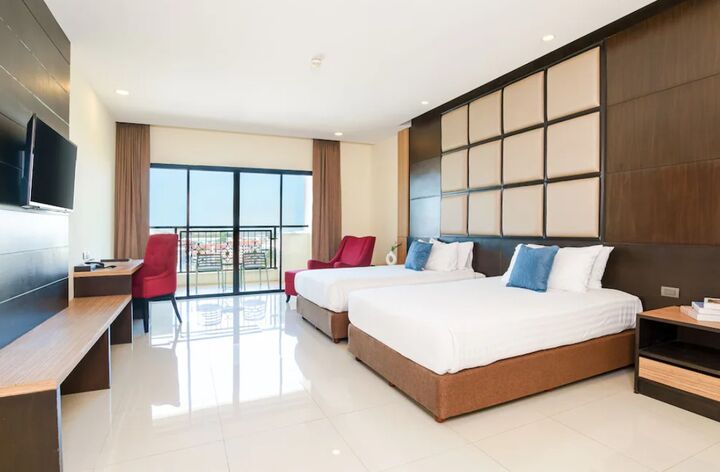room detail thumbnail 0