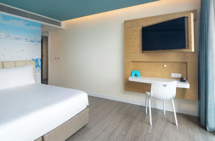 room detail thumbnail 1