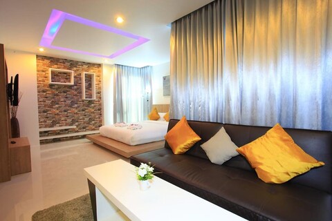 부아스리 바이 옴