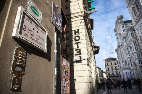 호텔 코스탄티니