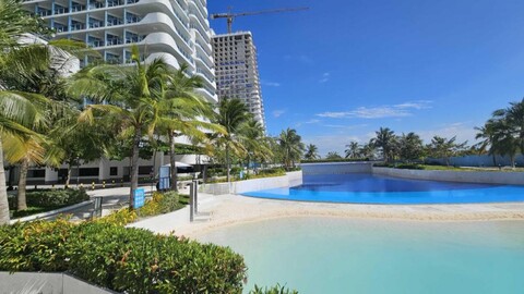 OYO 1143 The Emgrand Azure North