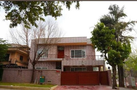 이그제큐티브 그랜드 로열