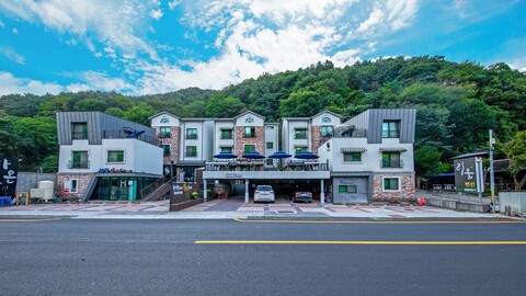 남원 지리산 뱀사골 리움펜션