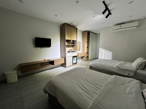 피라미드 윈도우