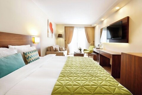 더 화이트 오리엔트 호텔