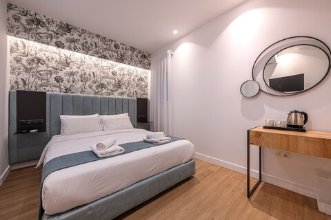 크리엘 스위트 바이 LIV 홈즈 룸 103