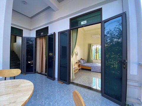 냐붕-홈스테이 리버사이드 닌빈