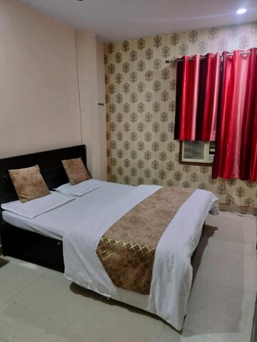 Goroomgo RLJ Guest House Varanasi