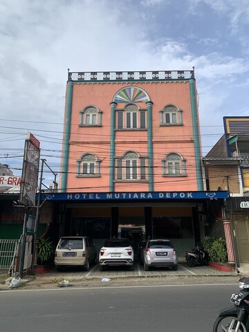 호텔 O 데폭, 바양카라 브리모브 병원 근처, 이전 이름 호텔 무티아라 켈라파 두아 데폭