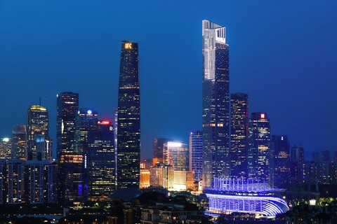 이참 플러스 인터내셔널 호텔 주장 신타운 우양춘 지하철역 - 캔톤 페어 기간 동안 캔톤 페어 단지까지 무료 배달 서비스