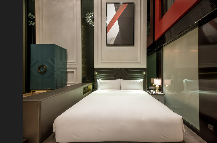 room detail thumbnail 1