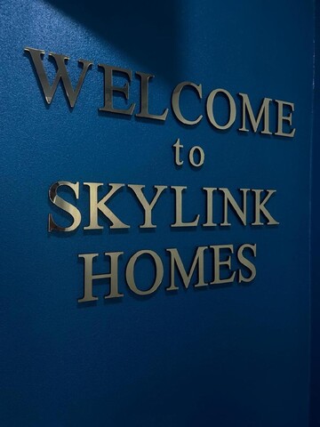 스카이링크 홈즈 프라투남 앳 에어포트링크 앤 BTS 칫롬