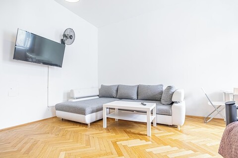 U6 드레스덴 지하철 노선 근처의 아늑한 방