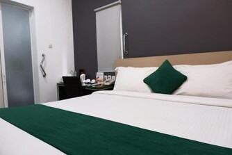 AI Hotel Kuta - 15 Second to the Beach and 1 Minute to Airport by Micky Studio
