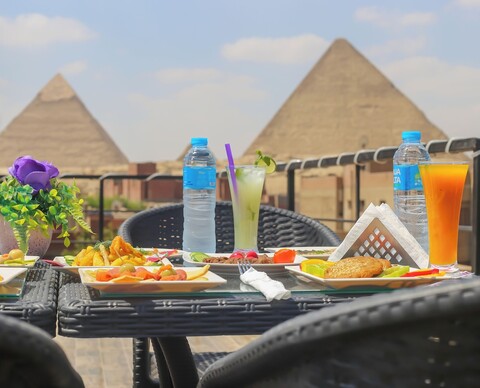 터쿼이즈 피라미드 게이트