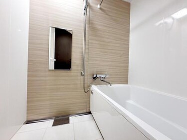 Rinn Sanjo Ohashi East