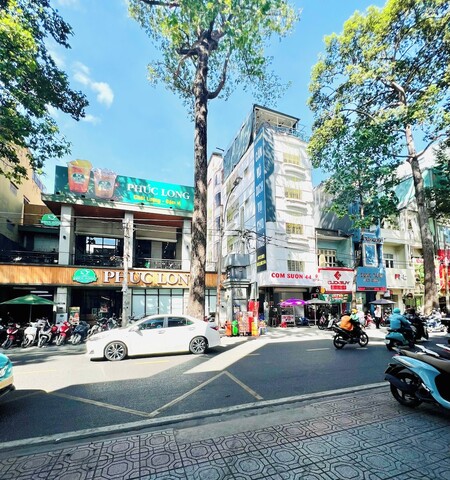 로프틱 아파트먼트 - 탄 딘