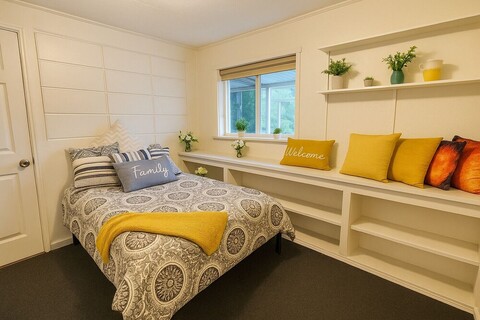 마스터 스위트, 풍성한 나무가 있는 뒷마당