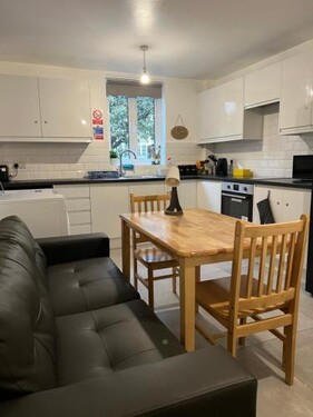 Lovely Double Rooms in Euston & Square in Central London