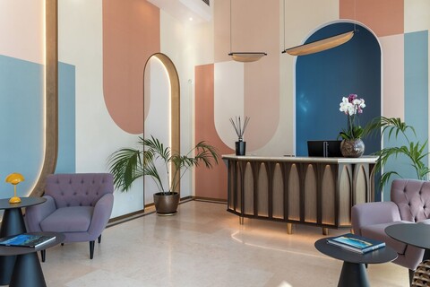 더블트리 바이 힐튼 플로렌스 메트로폴