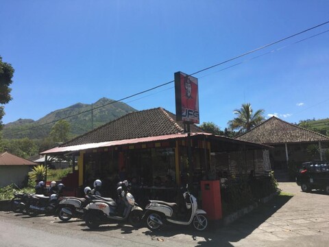 다르마 푸트라 호텔