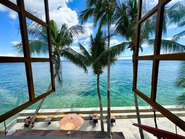 White Knight Seaview Room