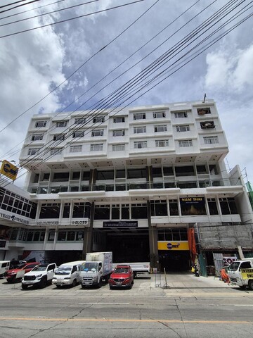 Hotel Supreme Mall & Events Center