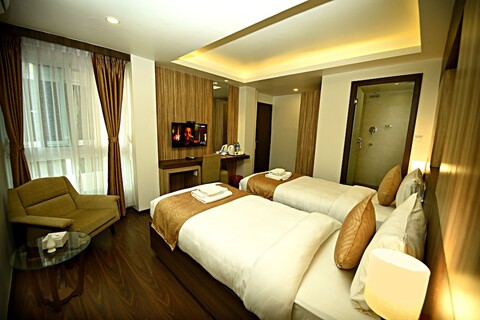 더 마일스톤 호텔