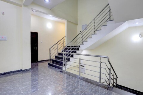 Hotel O by OYO Yatharth Inn Paying Guest House