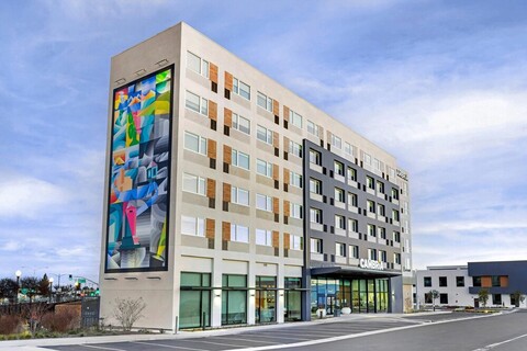 캠브리아 호텔 버뱅크 공항