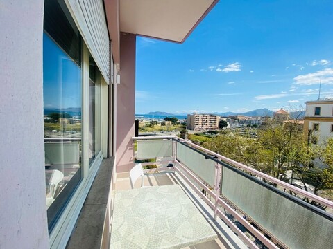 레오네 스위트 뷰 & 레스토랑