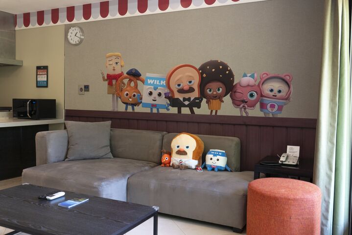 room detail thumbnail 2