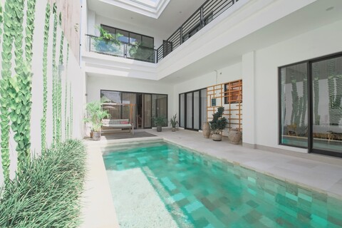 린트 - 발리 인베스트 클럽