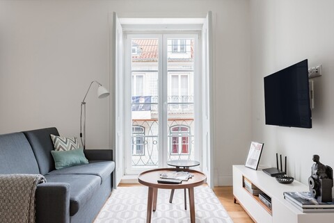 리스01  미드 센추리 인스파어드 아파트먼트 위스 리버 뷰