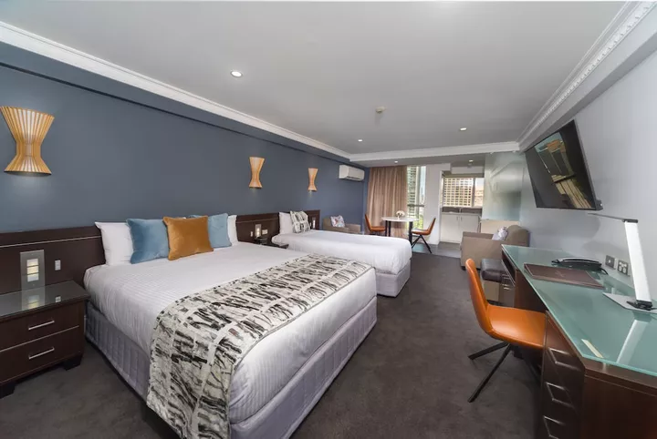 Hyde Park Inn Hotel