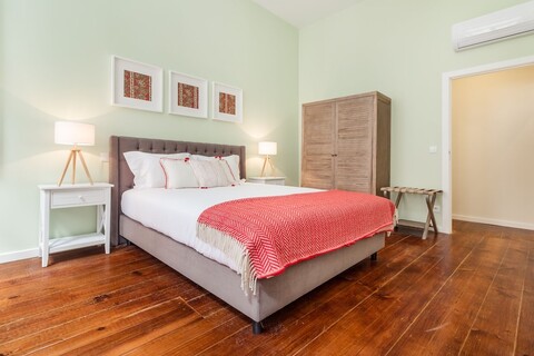 나다05 · 파이자마  5  발코니 뷰 + 넥스트 투 리베이라!