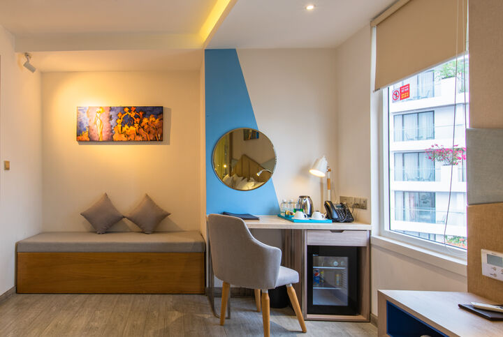 room detail thumbnail 1