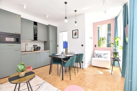 에펠탑 근처의 아늑한 아파트먼트