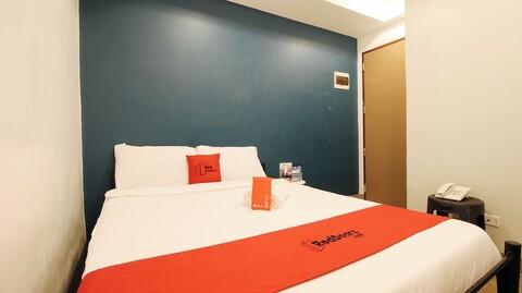 레드도어즈 플러스 앳 산 마르셀리노 말라테