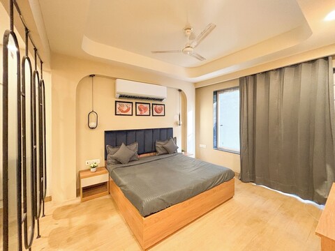 하우스르 1 BHK 아파트먼트 섹터 42 구르가온