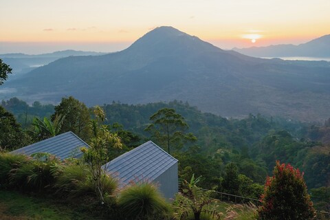 테갈 사리 캐빈 킨타마니
