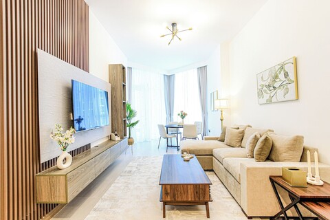 비즈니스 베이 운하를 따라 있는 1 베드룸 아파트먼트 레지던스