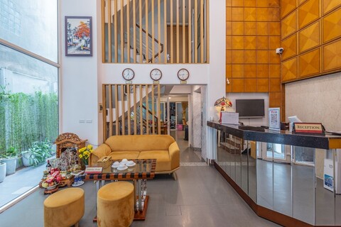 골든 선샤인 빌라 호텔 앤 트래블