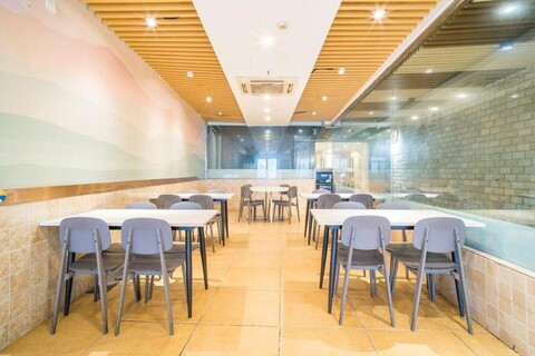 Elong Anyun Hotel (Shanghai Hongqiao Airport Dingbian Road Subway Station)